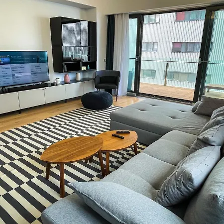 Beachfront Designer Apt, 100 Sqm, 2-bath, Huge Terrace On The Sea Shore كونستانتا