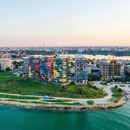 Beachfront Designer Apt, 100 Sqm, 2-bath, Huge Terrace On The Sea Shore شقة كونستانتا