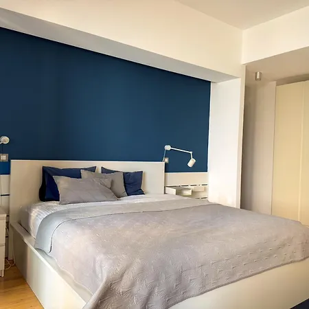 Beachfront Designer Apt, 100 Sqm, 2-bath, Huge Terrace On The Sea Shore شقة كونستانتا