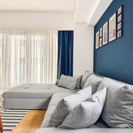 شقة Beachfront Designer Apt, 100 Sqm, 2-bath, Huge Terrace On The Sea Shore كونستانتا