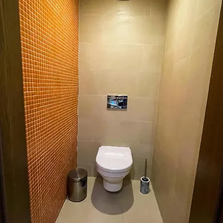 Appartement Beachfront Designer Apt, 100 Sqm, 2-bath, Huge Terrace On The Sea Shore *