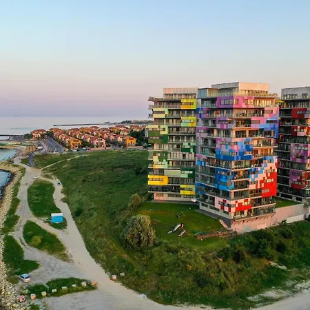 Beachfront Designer Apt, 100 Sqm, 2-bath, Huge Terrace On The Sea Shore * Κονστάντζα