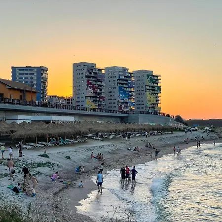 Beachfront Designer Apt, 100 Sqm, 2-bath, Huge Terrace On The Sea Shore Appartement *