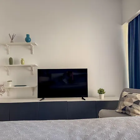 Beachfront Designer Apt, 100 Sqm, 2-bath, Huge Terrace On The Sea Shore Διαμέρισμα