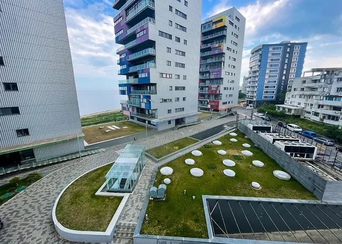 Beachfront Designer Apt, 100 Sqm, 2-bath, Huge Terrace On The Sea Shore شقة كونستانتا