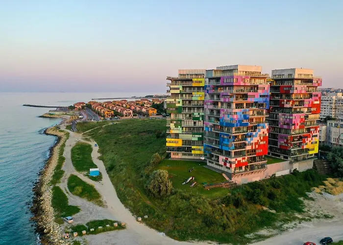 Beachfront Designer Apt, 100 Sqm, 2-bath, Huge Terrace On The Sea Shore * كونستانتا