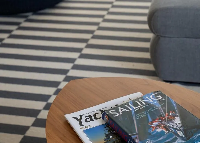 شقة Beachfront Designer Apt, 100 Sqm, 2-bath, Huge Terrace On The Sea Shore كونستانتا