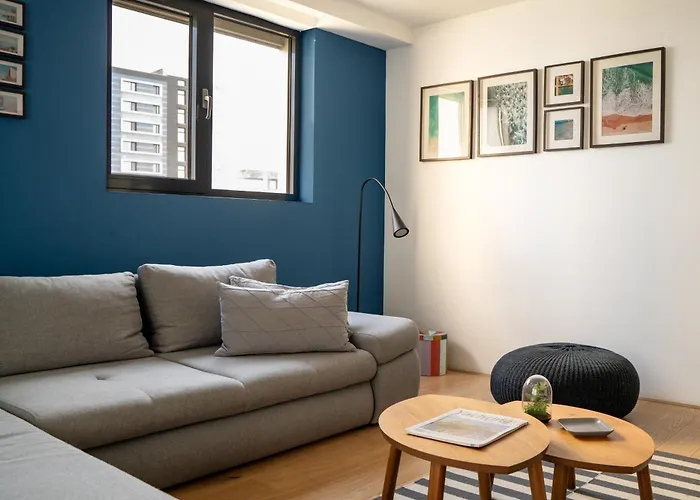 Beachfront Designer Apt, 100 Sqm, 2-bath, Huge Terrace On The Sea Shore شقة